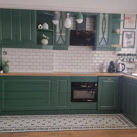 студио за двама с паркинг-център,морска градина,плаж