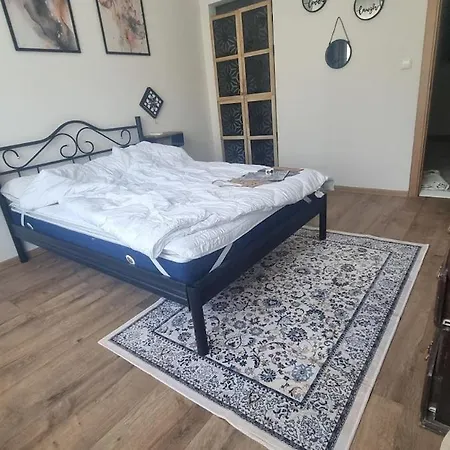 студио за двама с паркинг-център,морска градина,плаж * Várna