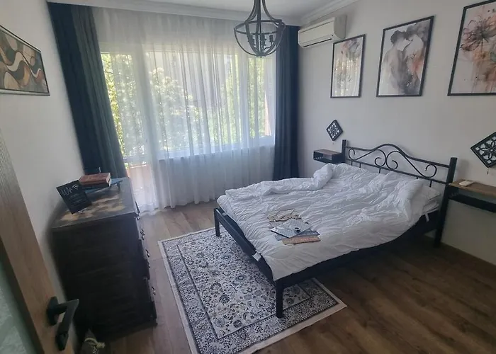 студио за двама с паркинг-център,морска градина,плаж Apartman