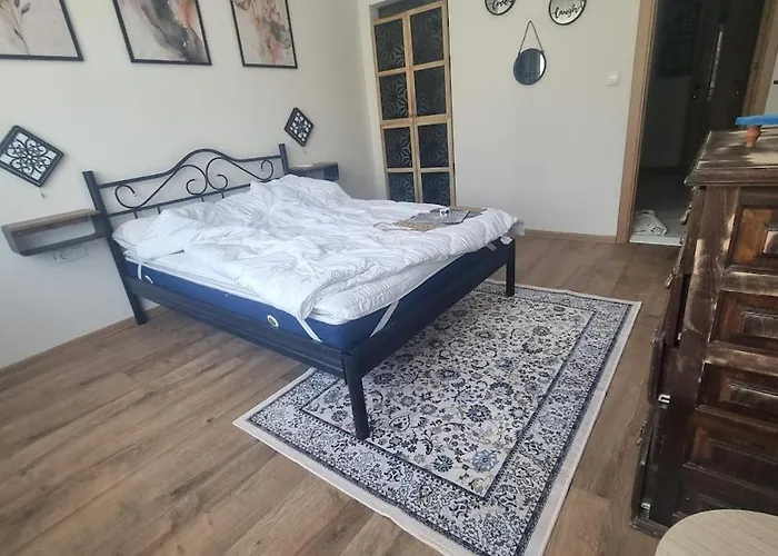 студио за двама с паркинг-център,морска градина,плаж * Várna