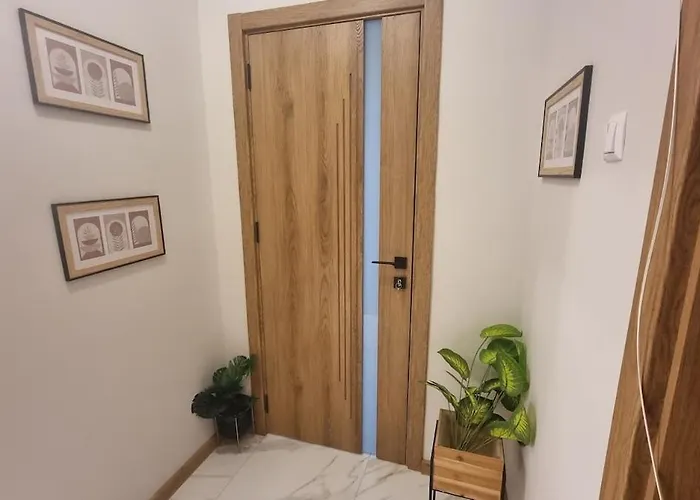 студио за двама с паркинг-център,морска градина,плаж Apartman *