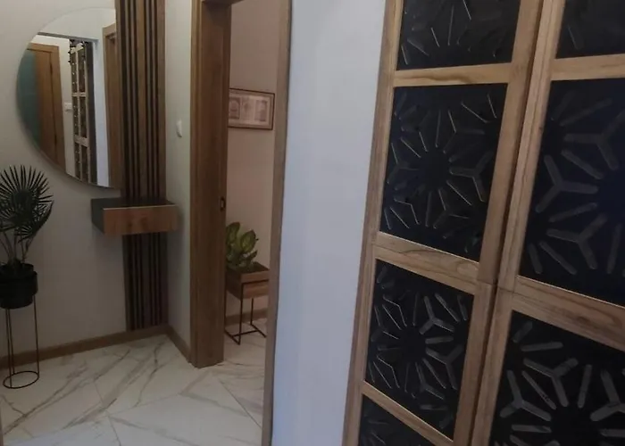 студио за двама с паркинг-център,морска градина,плаж Apartman *