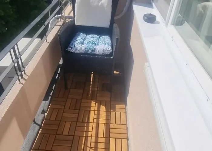 студио за двама с паркинг-център,морска градина,плаж *