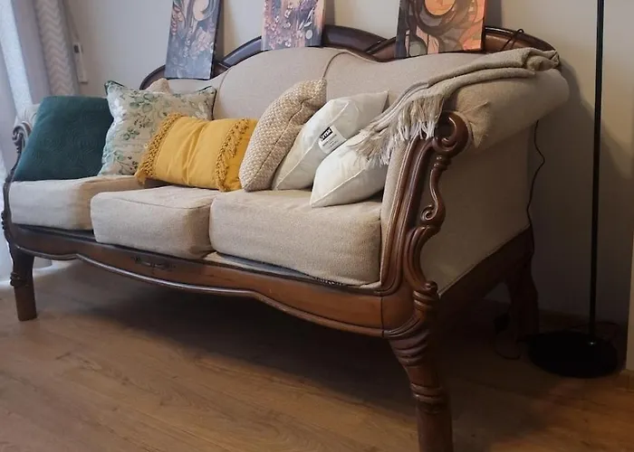 Апартамент студио за двама с паркинг-център,морска градина,плаж