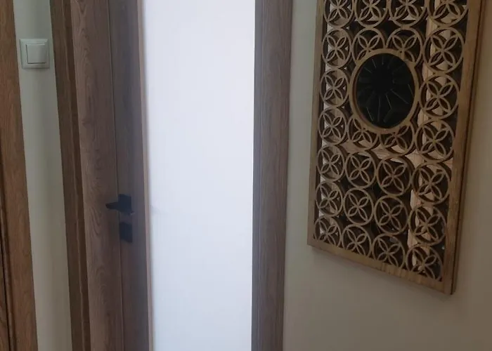 Апартамент студио за двама с паркинг-център,морска градина,плаж Варна